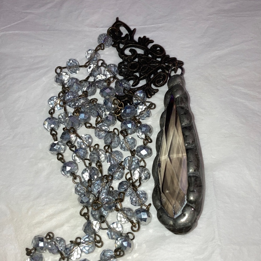 Elegant Goth Silver tone Pendant Necklace - Picture 4 of 4